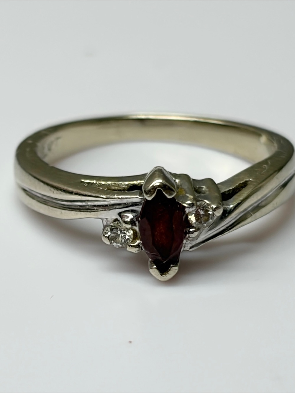 Vintage 14K Gold Garnet Marquise Ring with Accent Stones
